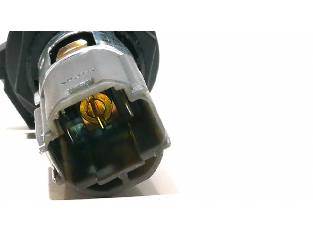 12 V гнездо (сзади)