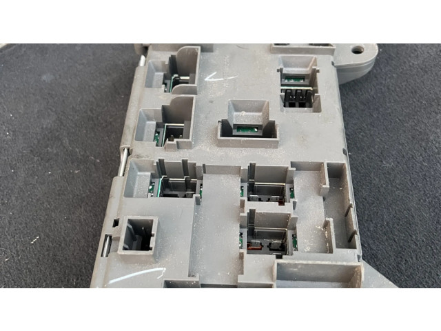 Pojistková skříňka B010105300, 60847271 BMW X6 E71 2012