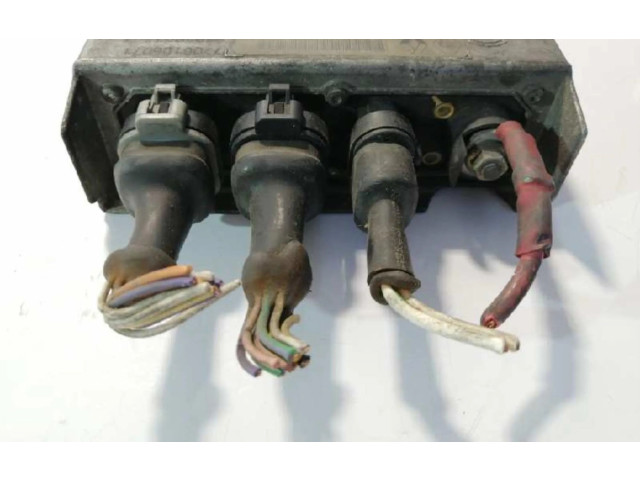 Řídící jednotka 7700106071, CENTRALITAMOTORUCE Renault Espace - Grand espace V