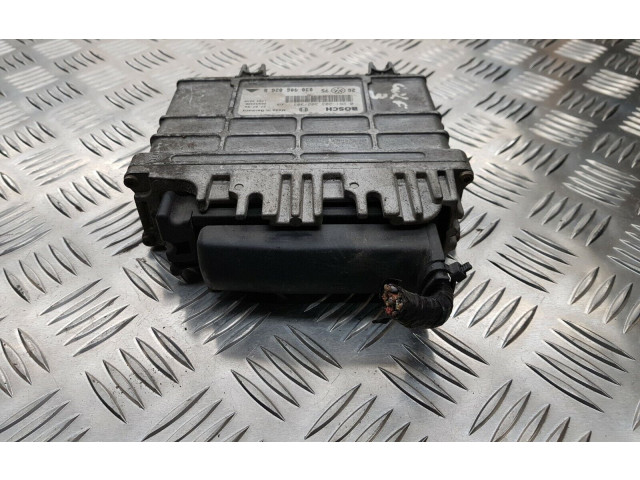 Блок управления двигателя 0261203302, 030906026R Volkswagen Golf III