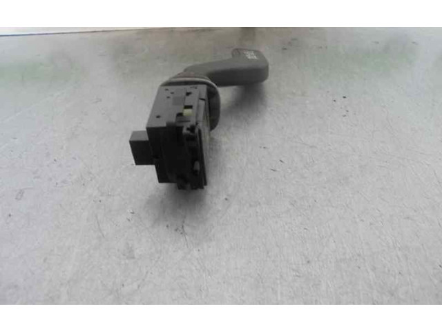 Ручка стеклоочистителей    Opel Meriva A