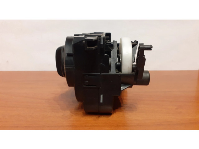 Включатель регулировки салона