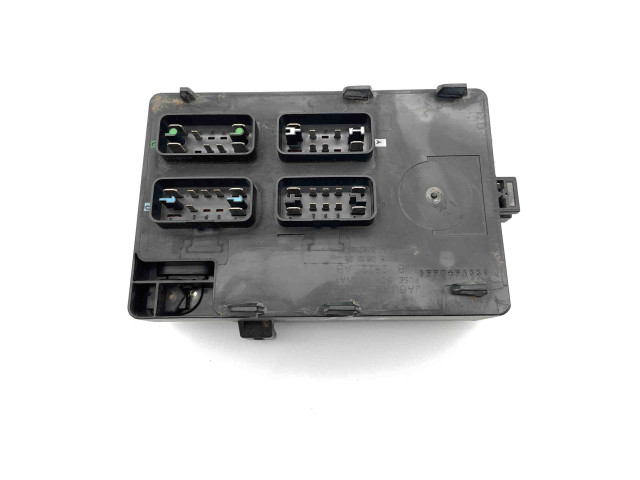 Блок предохранителей LJB2822AB Jaguar XK8 - XKR