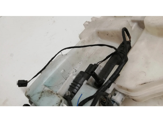 Бачок оконной жидкости