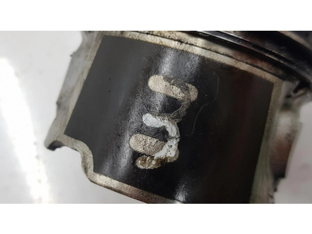 Píst 1455691, 7M5Q6110AA   Ford Focus C-MAX  pro benzínový motor 1.6  