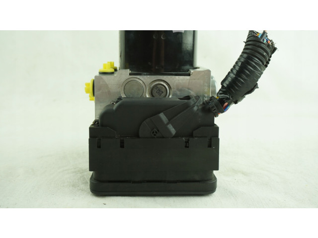 Блок АБС 476605X21A Nissan Navara D40 2004-2015 года