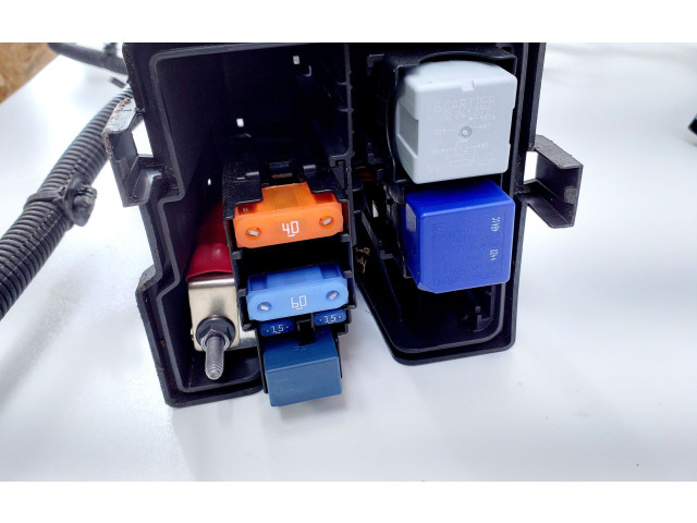 Pojistková skříňka 243804176R, 243826381R Renault Zoe 2021