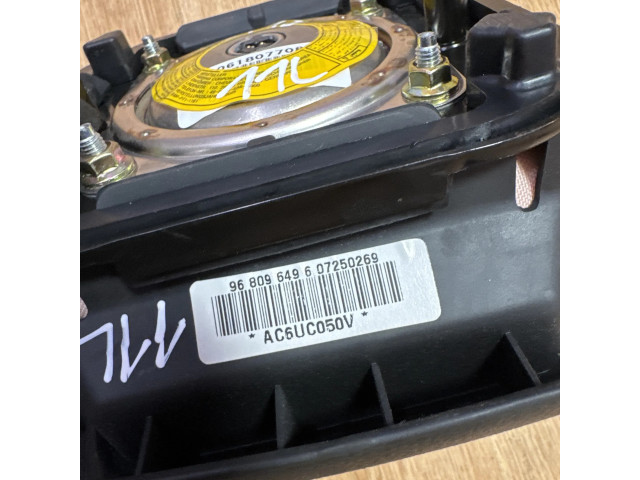 Подушка безопасности водителя 968096496, 07250269 Chevrolet Captiva