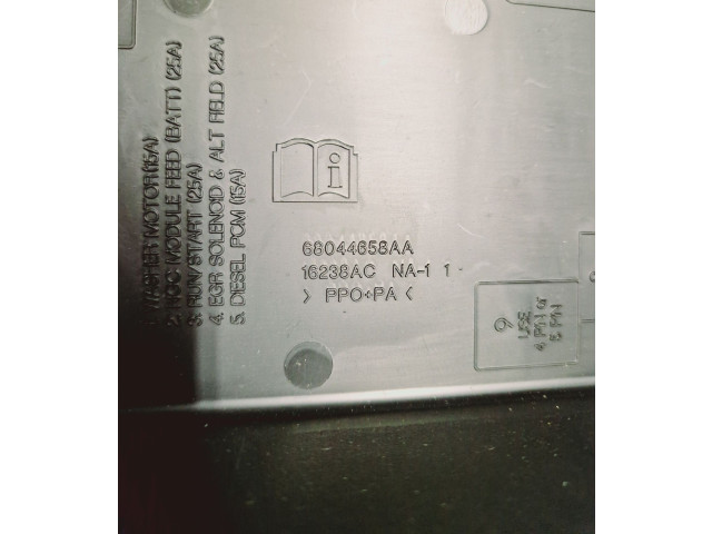 Блок предохранителей P68105528ADA, 68044658AA Dodge Challenger