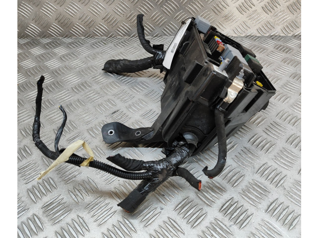 Блок предохранителей 32331868, 8891995098 Volvo XC40