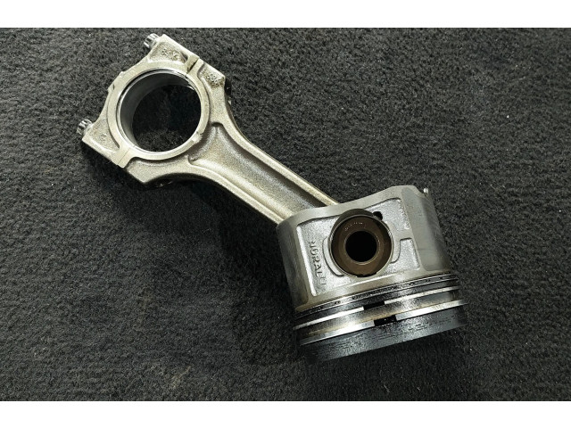 Píst BMW X5 E53 pro naftový motor 3.0