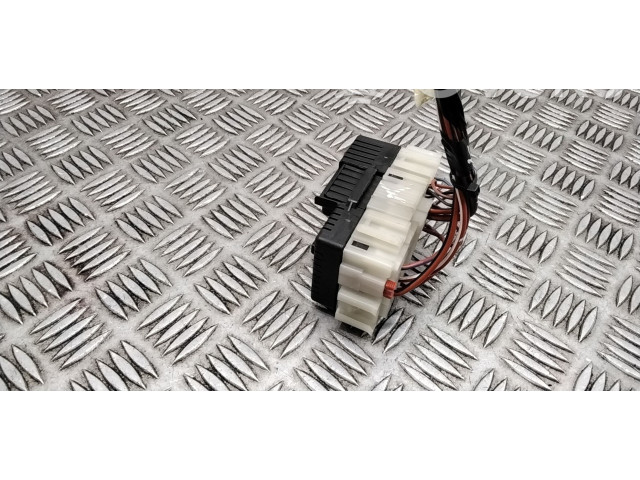 Блок предохранителей     Volvo V70  D4204T5 