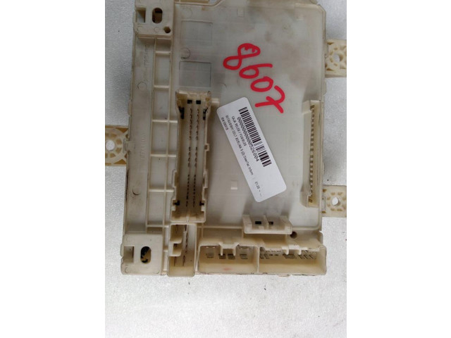 Блок предохранителей MN108319 Mitsubishi Colt