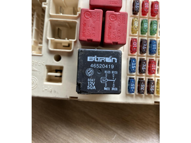   Pojistková skříňka 46520419   Fiat Stilo 2000