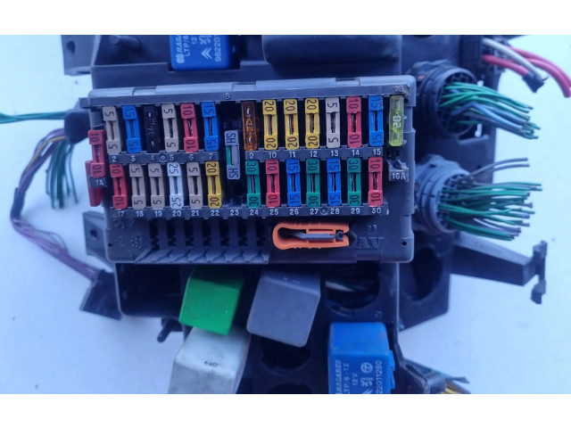   Pojistková skříňka 9568205480   Citroen Berlingo 1996