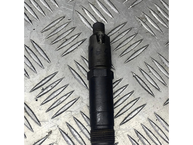 Vstřikovač 000101051   Mercedes-Benz Vito Viano W638  pro naftový motor 2.2  