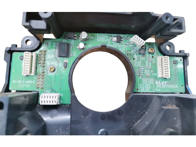 Ручка стеклоочистителей 30658614   Volvo V70