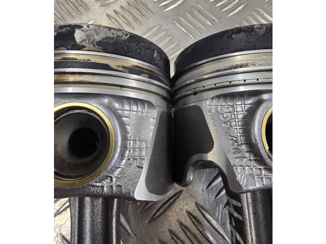 Поршень с шатуном 02604LA2 Volkswagen Golf VII