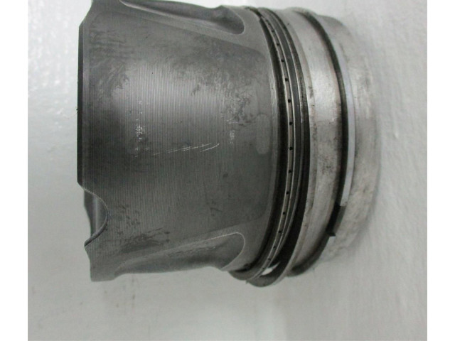 Поршень Land Rover Discovery Sport