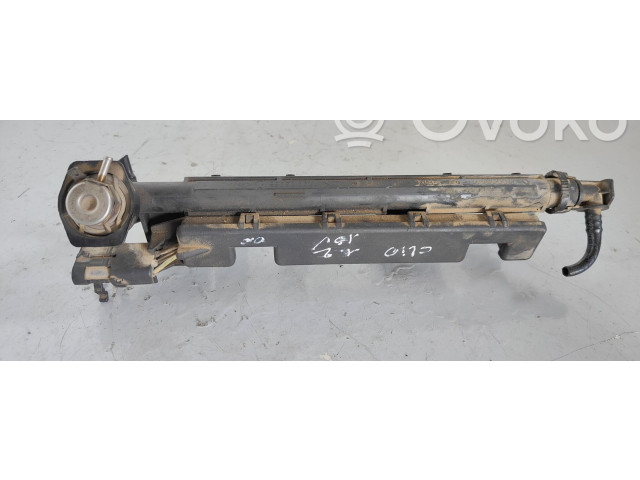 Топливная рампа 7700109066 Renault Clio II