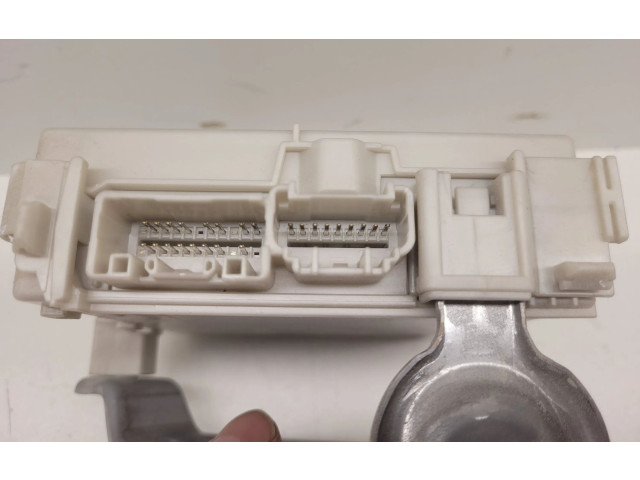   Pojistková skříňka 8267030230, 7D230350   Lexus GS 300 350 430 450H 2008