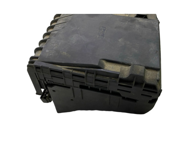   Pojistková skříňka 1K0937132F, 1K0937132G   Volkswagen Tiguan 2010