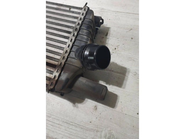 Радиатор интеркулера 144961381R Dacia Duster II