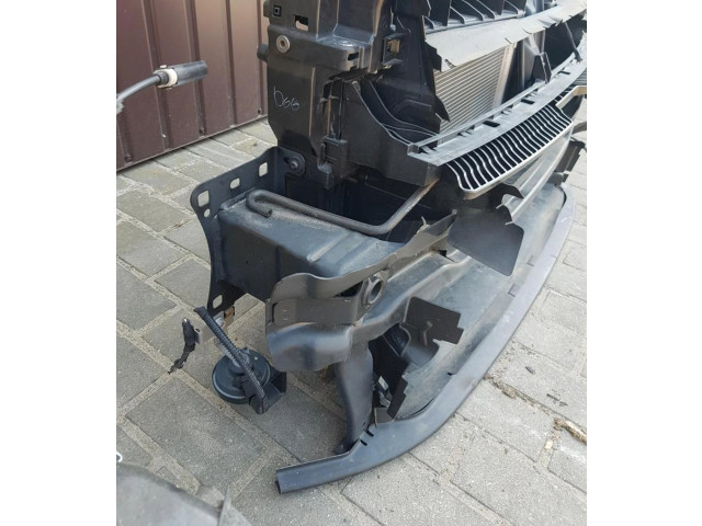 Pojistková skříňka Комплект радиатора    Volkswagen Tiguan 2018