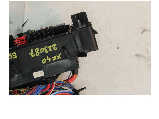 Блок предохранителей 8888752265 Volvo XC40