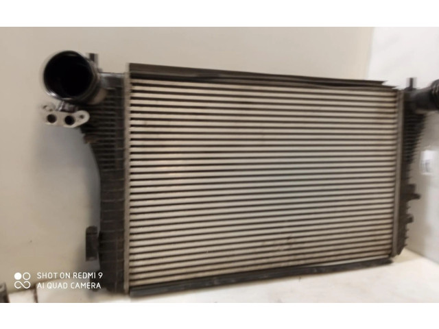 Интеркулер 1K0121345E Volkswagen Jetta V