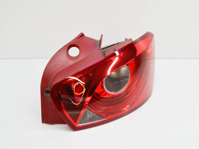 Задний фонарь правый 6J4945258D    Seat Ibiza IV (6J,6P)   2008-2017 года