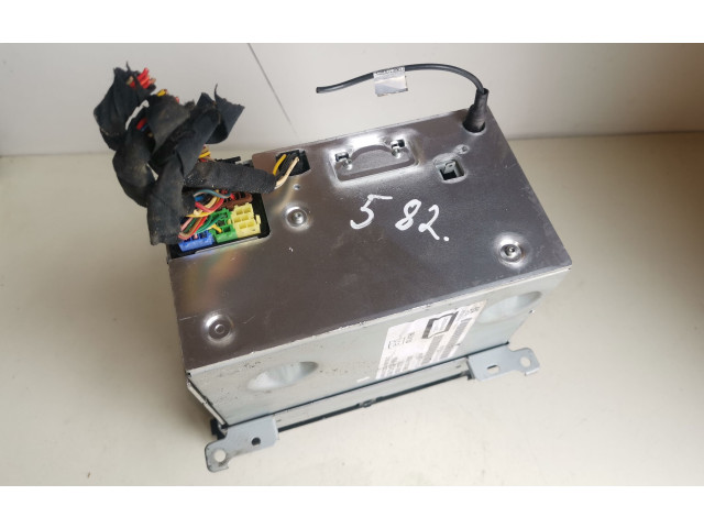 Радио/ проигрыватель CD/DVD / навигация