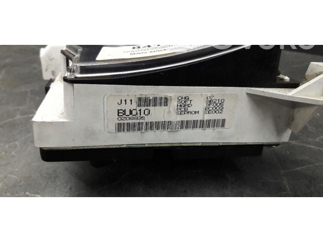 Přístrojová deska Nissan Almera Tino 2003 BU010