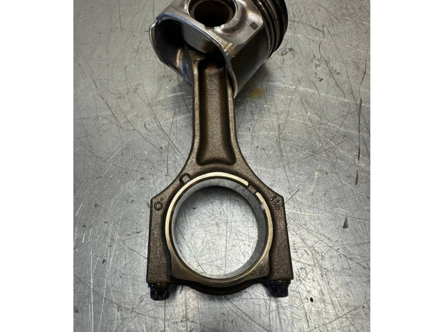 Píst 7812585 BMW 5 F10 F11 N57