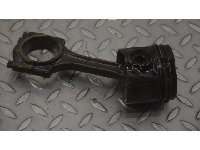  Поршень D 5244 T4   Volvo XC90  