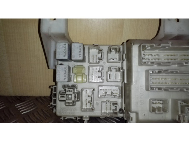 Pojistková skříňka 8264102060, MB2323008531 Toyota Corolla E120 E130 2006