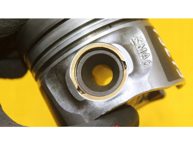 Píst Audi A4 S4 B6 8E 8H