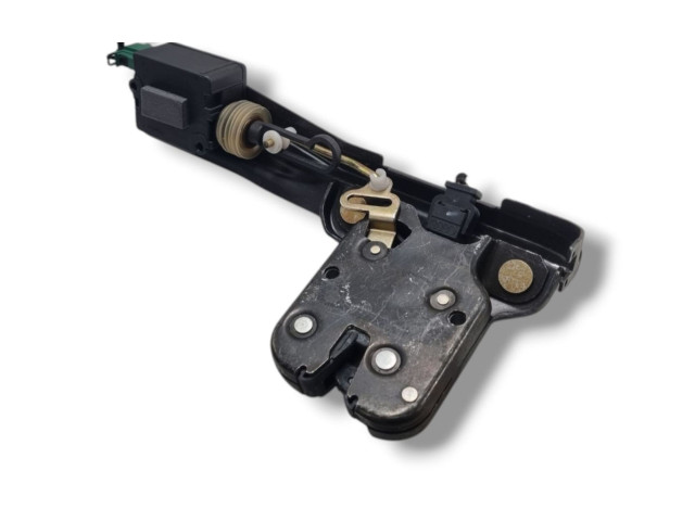 Замок багажника 8N0827505E    Audi TT Mk1 1999 - 2006 года