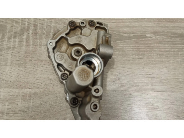 Масляный насос 7551004 BMW 5 E60 E61 3.0