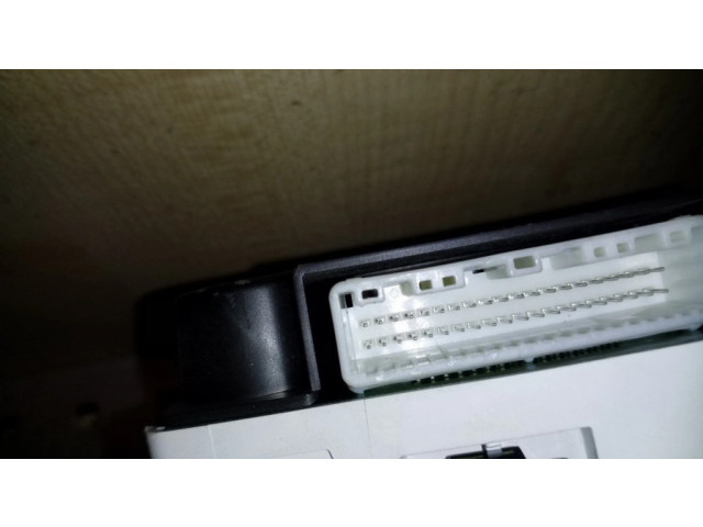 Přístrojová deska Toyota Corolla E120 E130 2006 8380002C80, 88311338