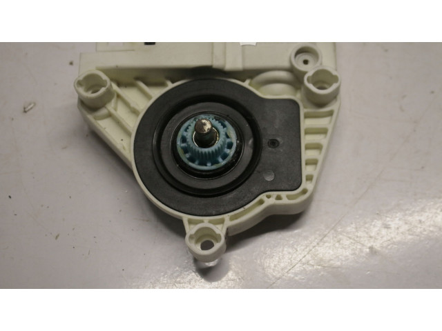 Передний двигатель механизма для подъема окон