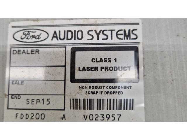 Радио/ проигрыватель CD/DVD / навигация