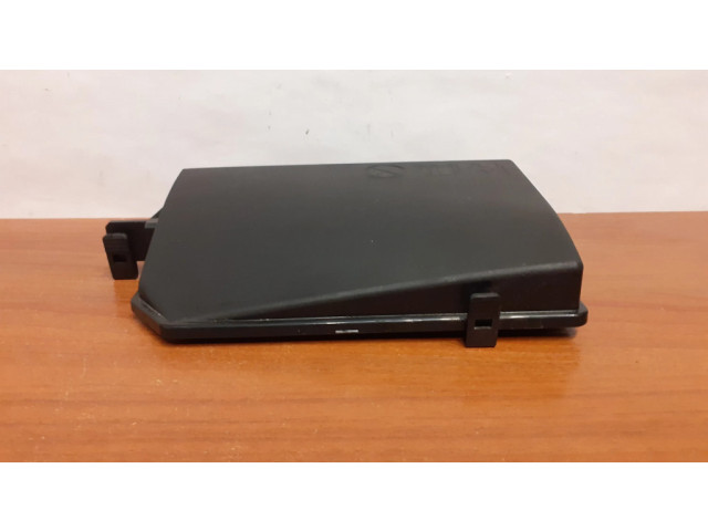 Крышка блока предохранителей 8888773914, 31473868 Volvo XC40