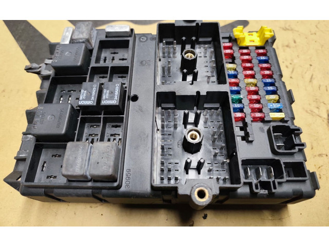 Блок предохранителей 56038406AJ Jeep Grand Cherokee (WJ)