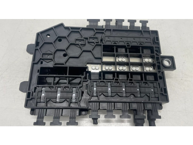 Узел подключения плюсовых проводов