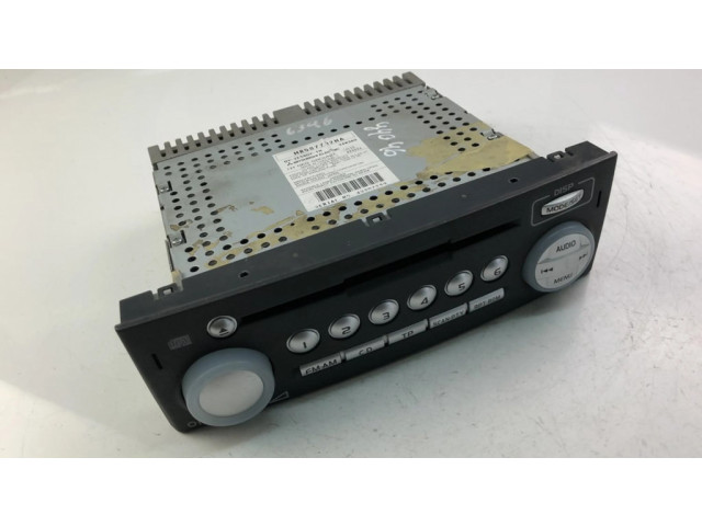 Радио/ проигрыватель CD/DVD / навигация