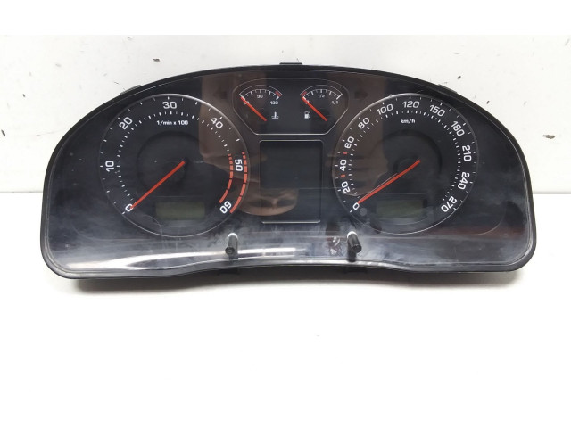 Панель приборов 3U0920811D Skoda Superb B5 (3U)