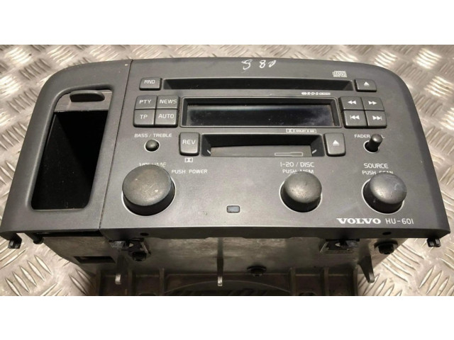 Радио/ проигрыватель CD/DVD / навигация