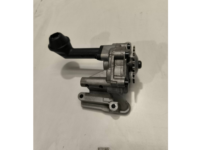 Масляный насос 030115105C, C04466984 Volkswagen Caddy