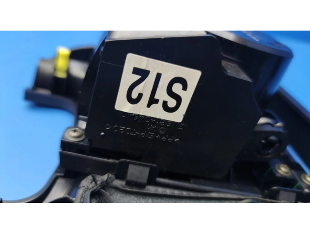 Передний держатель чашки